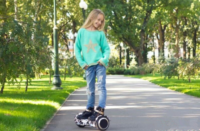 7 Best Hoverboards For Girls Reviews with Comparison