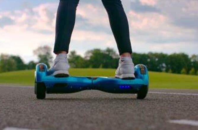 13 Hoverboard Tricks for Every Rider (Easy & Advanced)